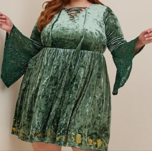 Disney Hocus Pocus Crushed Velvet Lattice Front Dress Torrid - Picture 1 of 3